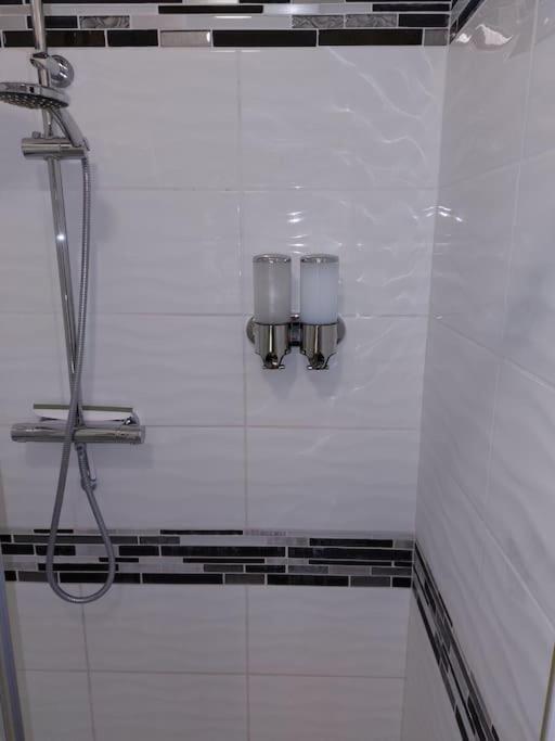 Gite Rdc 42M2 400 M Centre Ville 200 M Gare Tgv Parking Gratuit 250 Places Face Au Logement Arras Zewnętrze zdjęcie